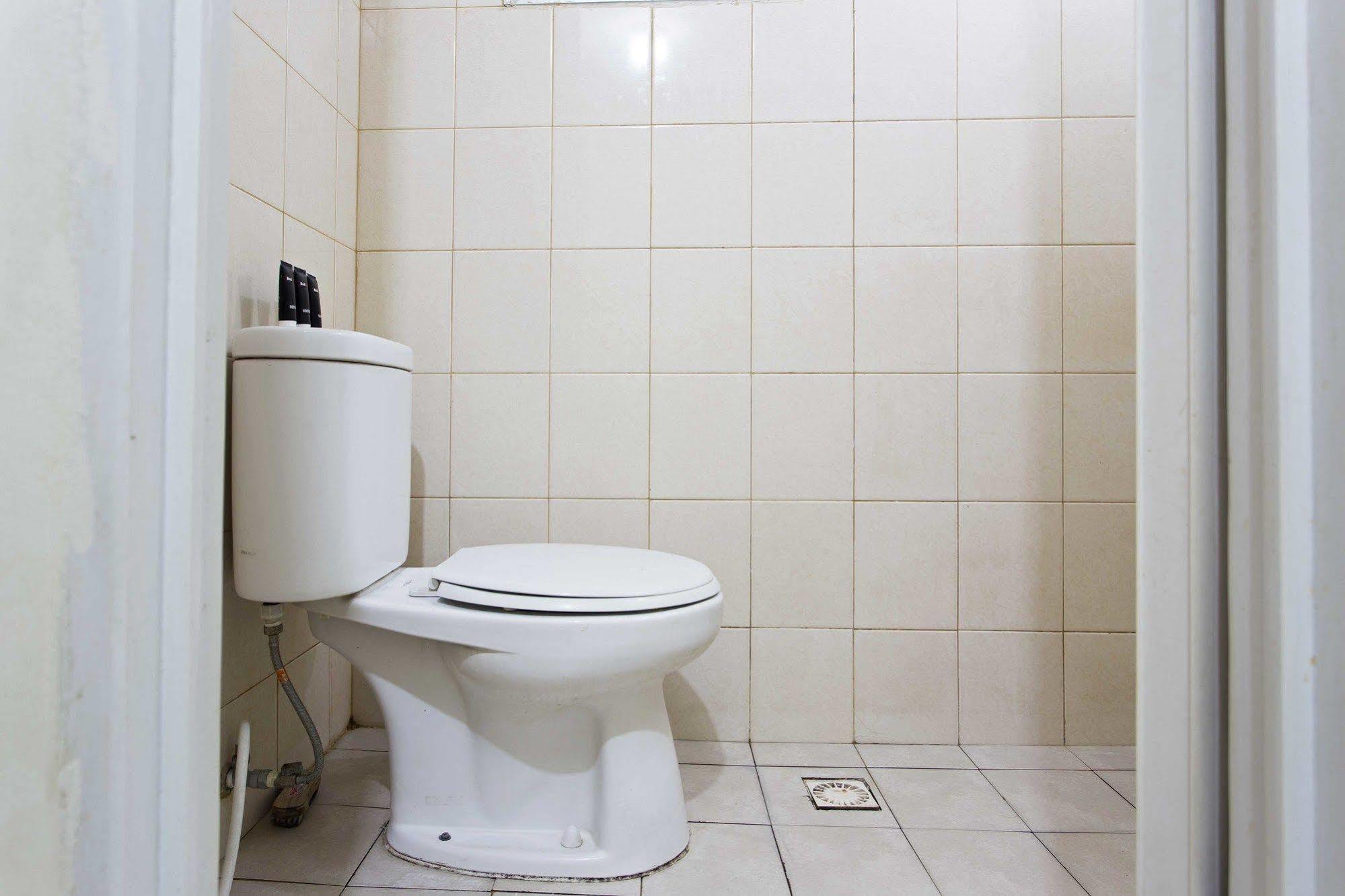 Reddoorz Apartment @ Pulo Gadung Jakarta Exterior foto